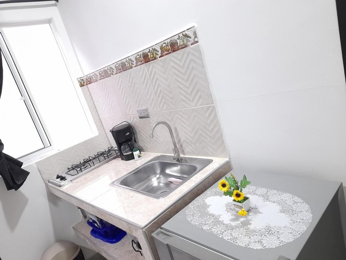 Apartaestudios El Jardin Cali Δωμάτιο φωτογραφία